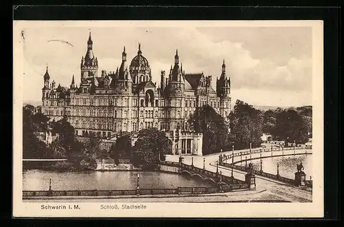 AK Schwerin i. M., Grossherzogl. Schloss, Stadtseite