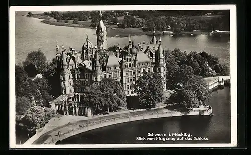 AK Schwerin i. Mecklbg., Fliegeraufnahme vom Schloss
