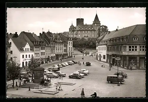 AK Mayen, Markt mit Blick auf die Genovevaburg