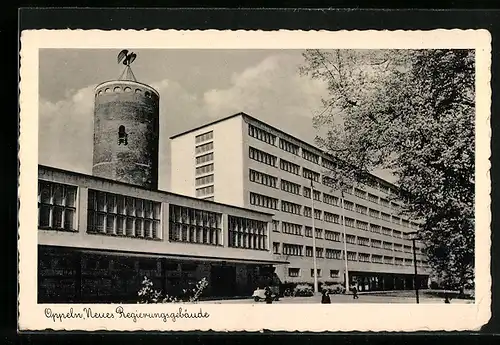 AK Oppeln, vor dem neuen Regierungsgebäude