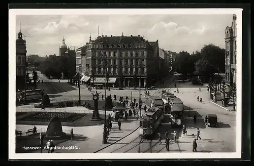 AK Hannover, Strassenbahnen fahren über den Aegidientorplatz