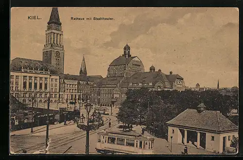 AK Kiel, Rathaus mit Stadttheater und Strassenbahn
