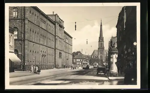 AK Karlsruhe, Kaiserstrasse mit technischer Hochschule und Strassenbahn