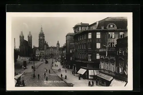 AK Hradec Králové, Strassenpartie mit Kirche
