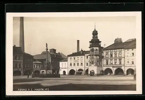 AK Arnau a. E., Marktplatz mit Denkmal