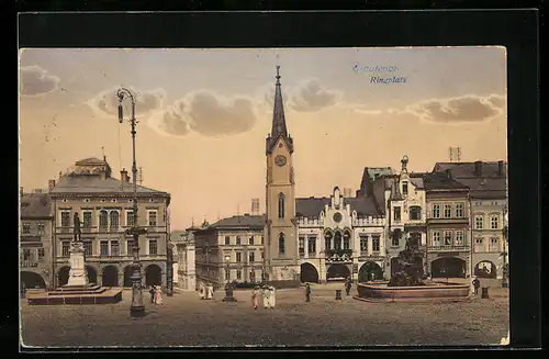 AK Trautenau, Ringplatz mit Brunnen und Denkmal