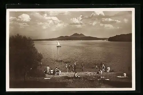 AK Thammühl am See, Badende am Strand, Segelboot