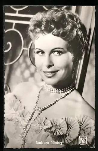 AK Schauspielerin Barbara Rütting mit Perlenkette