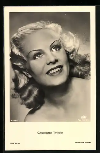 AK Schauspielerin Charlotte Thiele lächelnd zur Seite blickend