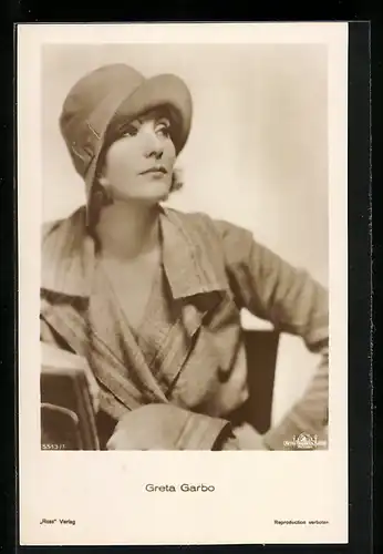 AK Schauspielerin Greta Garbo mit feschen Hut