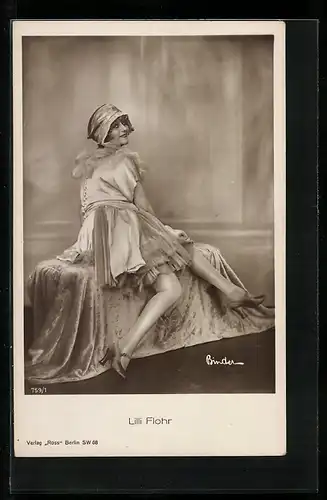 AK Schauspielerin Lilli Flohr in einem kurzen Kleidchen