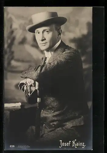 AK Schauspieler Josef Kainz mit Gehstock und Hut