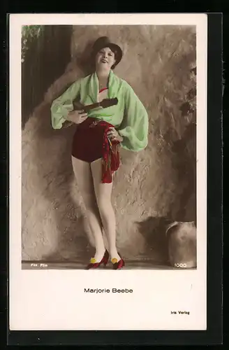 AK Schauspielerin Marjorie Beebe mit Laute und Hut
