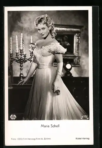 AK Schauspielerin Maria Schell in Liebe