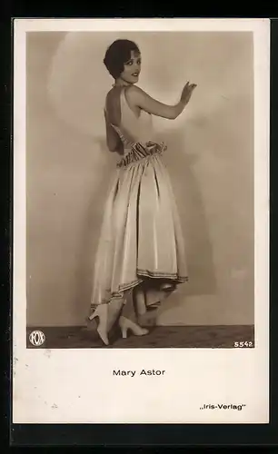 AK Schauspielerin Mary Astor im eleganten Kleid