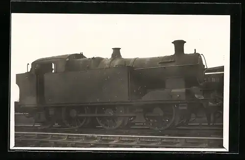 Foto-AK Englische Eisenbahn-Lokomotive mit der Nr. 372