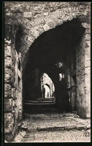 Fotografie unbekannter Fotograf, Ansicht Jerusalem, Torbogen in der Altstadt