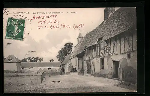 AK Mesnil-Val, La Ferme, Cour intérieure