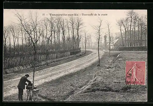 AK Tocqueville-sur-Eu, Tournant de la route