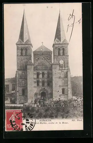 AK Barentin, Eglise Saint-Martin, sortie de la Messe