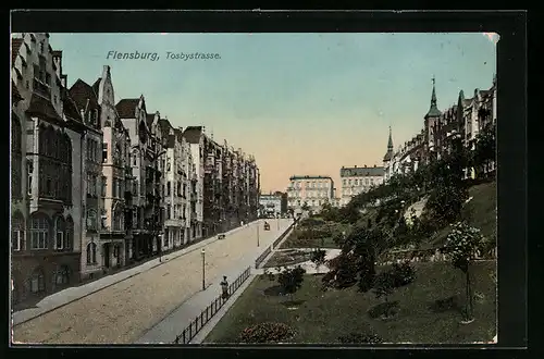 AK Flensburg, Tosbystrasse mit Bäumen