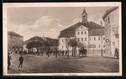AK Ohrdruf /Th., Marktplatz mit Rathaus