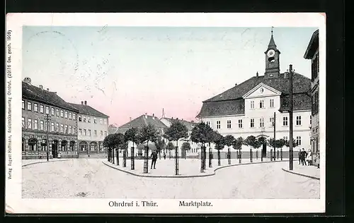 AK Ohrdruf /Th., Marktplatz mit Rathaus