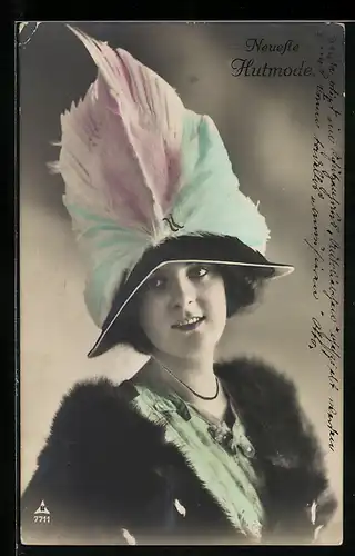 AK Junge Frau mit einem Hut, Mode