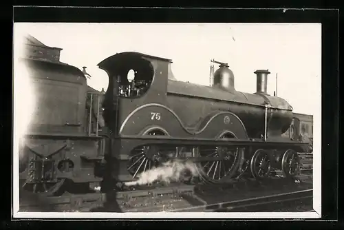 Foto-AK Lokomotive der englischen Eisenbahn No. 75