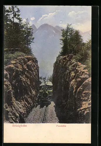 AK Bürnigbahn fährt um die Ecke der Passhöhe