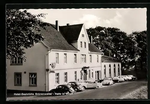 AK Halle i. Westf., Hotel-Gaststätte Grünenwalde mit Autos