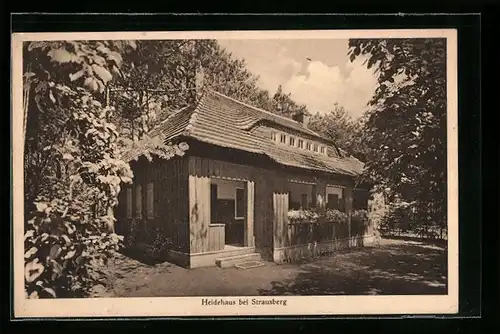 AK Strausberg, Heidehaus mit Garten