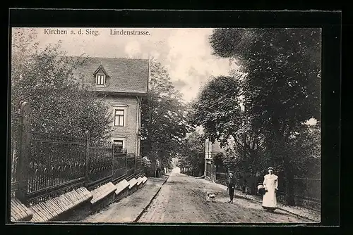 AK Kirchen a. d. Sieg, Lindenstrasse mit Anwohnern