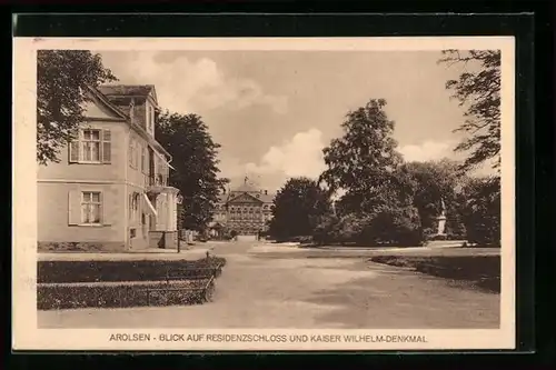 AK Arolsen, Blick auf Residenzschloss und das Kaiser Wilhelm-Denkmal