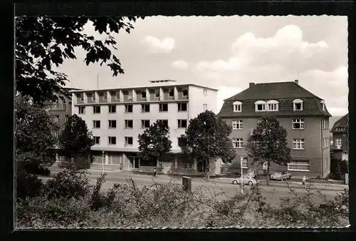 AK Bad Wildungen, vor dem Sanatorium Helenenquelle