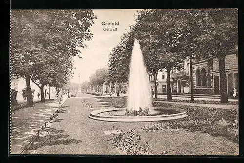 AK Crefeld, Brunnen auf dem Ostwall