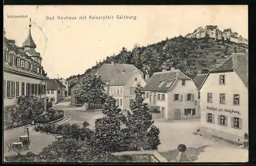 AK Bad Neuhaus, Stadtplatz mit Blick hinauf zur Kaiserpfalz Salzburg