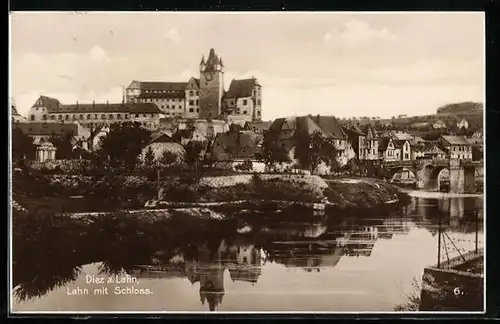 AK Diez a. Lahn, Generalansicht der Stadt mit dem Schloss und der Lahn im Vordergrund