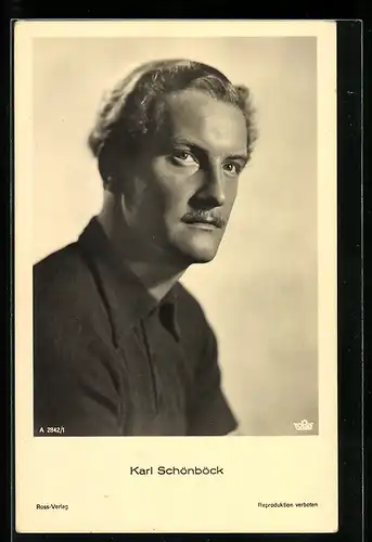 AK Schauspieler Karl Schönböck in schwarzem Hemd