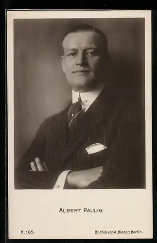 AK Schauspieler Albert Paulig im gestreiften Anzug