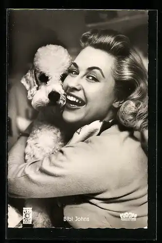 AK Musikerin Bib Johns mit ihrem Pudel