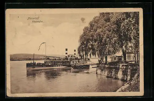 AK Neuwied, Rheinufer mit Dampfer