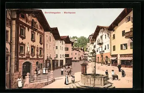 AK Berchtesgaden, Geschäfte und Brunnen auf dem Marktplatz