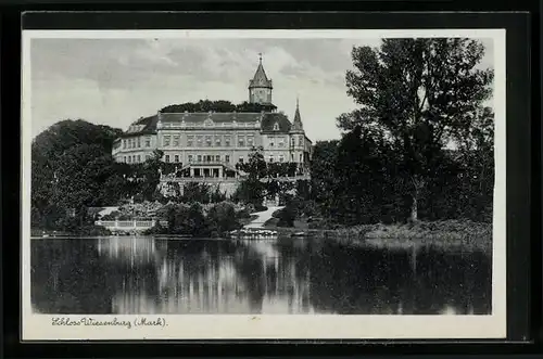 AK Wiesenburg / Mark, Schloss vom Wasser aus gesehen