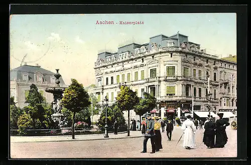 AK Aachen, Passanten auf dem Kaiserplatz