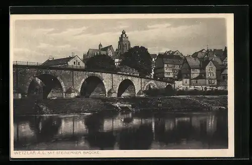 AK Wetzlar a. L., Uferpartie mit steinerner Brücke
