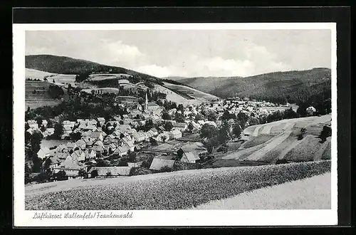 AK Wallenfels / Frankenwald, Totale von der Bergwiese aus gesehen