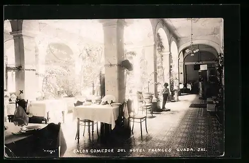 AK Guadalajara, Salon Comedor del Hotel Frances, mit Figur