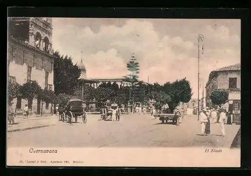 AK Cuernavaca, Spaziergänger und Kutschen auf Vorplatz