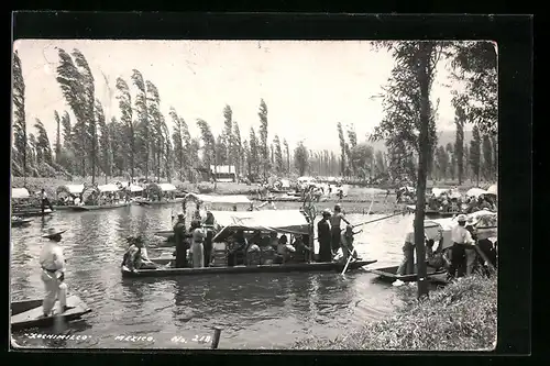 AK Xochimilco, Gäste im Schiffsrestaurant